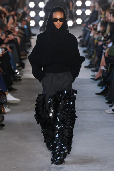 Look 5